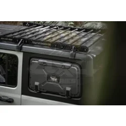 Schowek okna bocznego Jeep Wrangler JLU